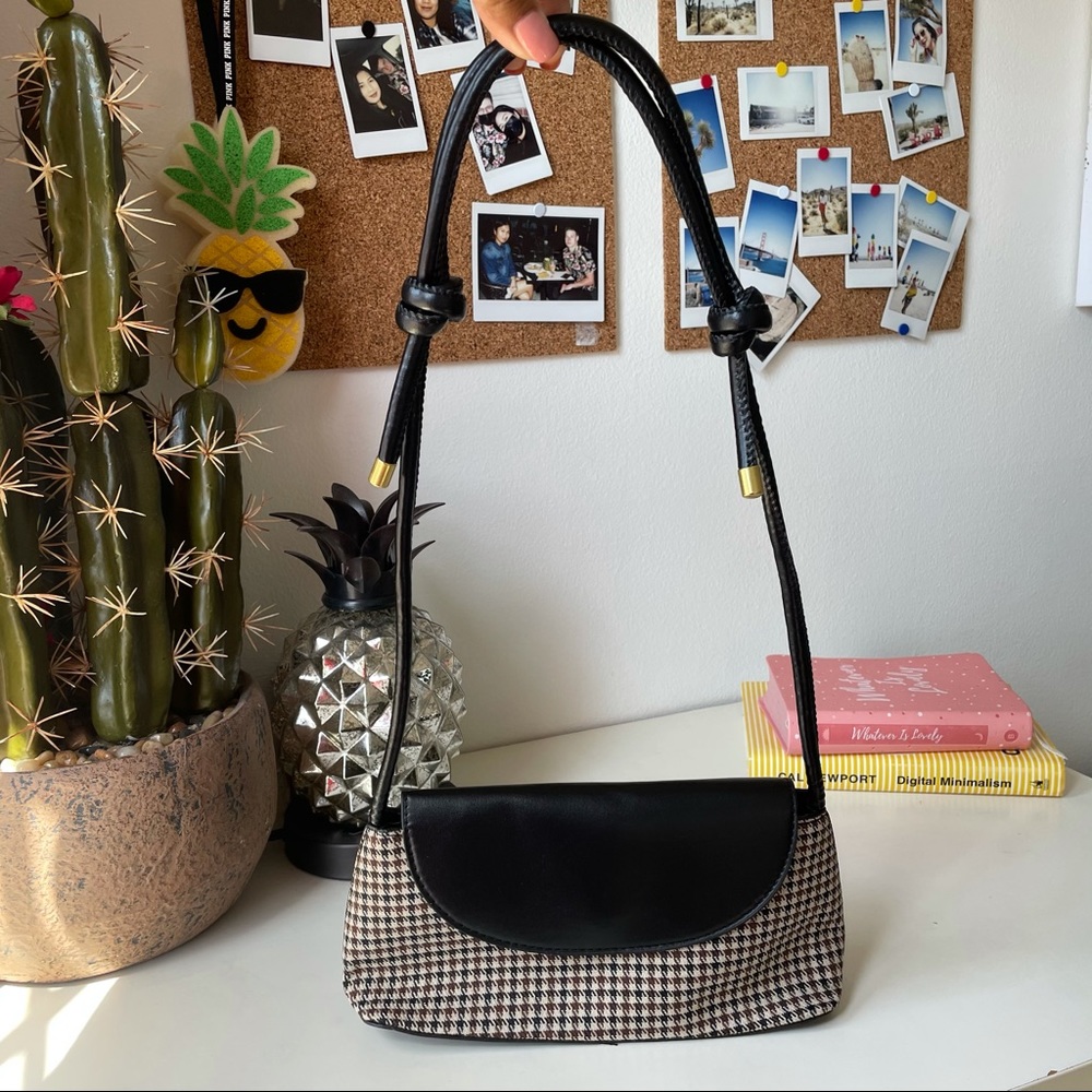 Houndstooth baguette bag